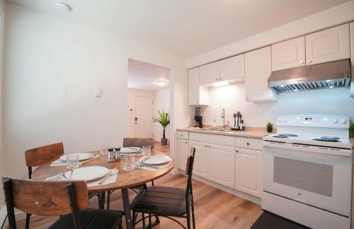 1King1Queen w/SmartTV, Wifi & FullyStocked Kitchen - Photo 12