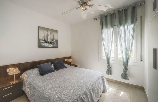 Apartment in Roses Near Canyelles Beach - Photo 5