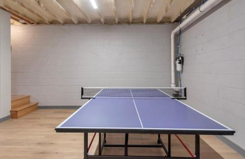 30 Mins to Boone, Fire Pit, Hot Tub, 3 porches, Dogs OK - Photo 21