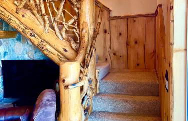 Big Bear Village View Haus is a large pet and kid friendly chalet with hot tub located a short walk to village - Foto 23