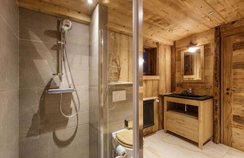 Lavancher - Chalet 400m2 Ferme 1803 renovee Sauna Billard - Foto 9