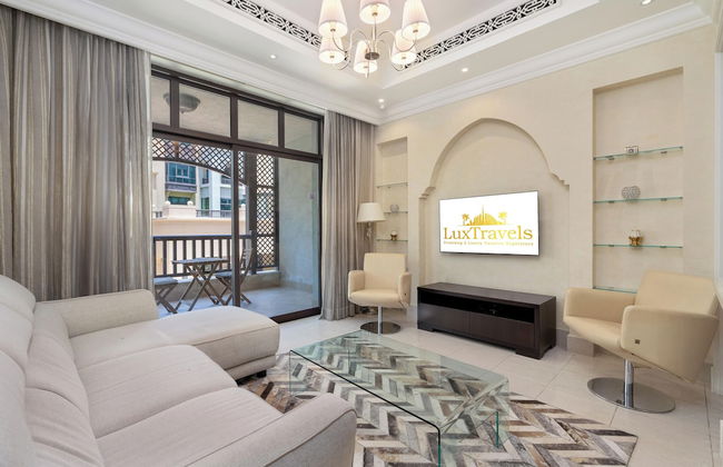 Lux BnB I Souk Al Bahar I Burj Khalifa Views - Photo 18