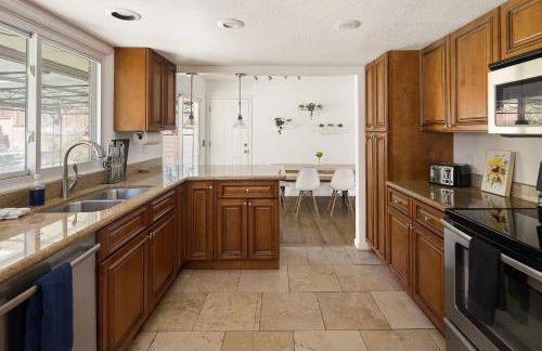 Family Retreat! By Denver + Hot Tub, Sleeps 10! - Foto 44