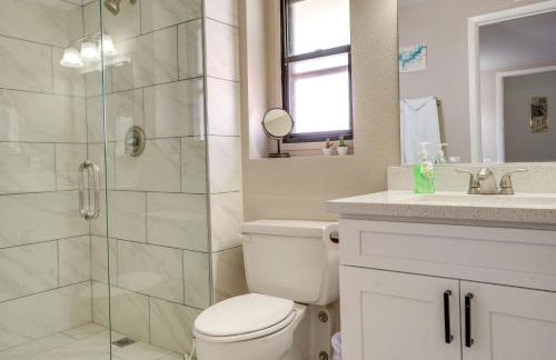 Golfers Oasis! 55 and Sun City West Retreat with Pool - Foto 19