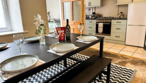 Bourne Cottage, Stylish 3 Bed, Sleeps 7, Pet Friendly, Central Castleton - Foto 3, stove, dishwasher, pet friendly, toaster