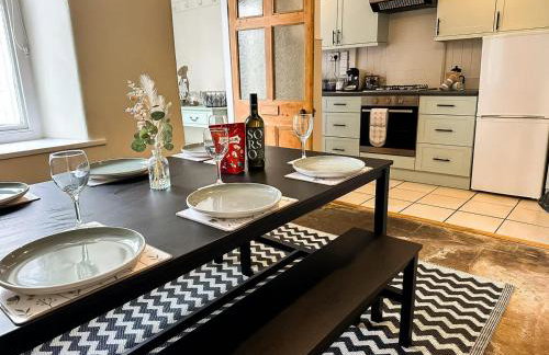 Bourne Cottage, Stylish 3 Bed, Sleeps 7, Pet Friendly, Central Castleton - Foto 3