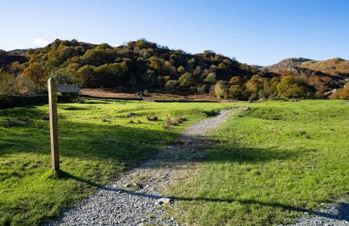 Grasmere Cottage with Stunnng Views by LetMeStay - Foto 30