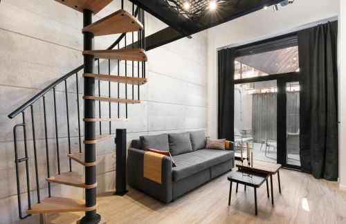 Loft Industriel avec Terrasse et Filet Suspendu à Nice Cimiez - Foto 21