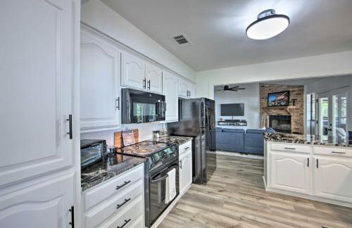 Luxe Lakehouse with Sunset Views on Lake Palestine! - Foto 11