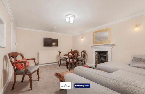 Spacestation Four 4 Bedroom Serviced Apartment By AltoLuxoExperience Short Lets & Serviced Accommodation With Free Wifi - Foto 7