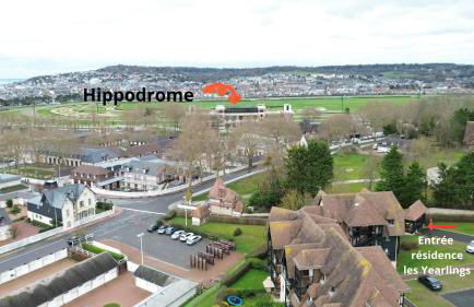 Piscine, balcon, Stationnement, Vue box hippodrome - Photo 18