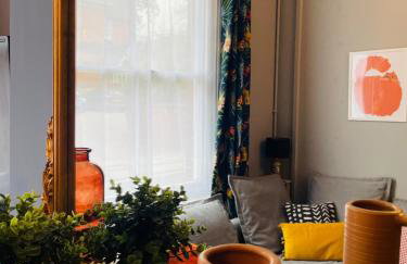 Victorian red-brick home in picturesque market town - Photo 29