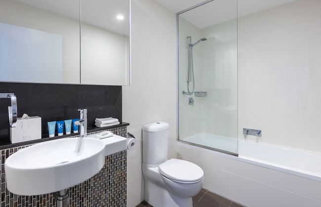 Meriton Suites Adelaide Street, Brisbane - Photo 40