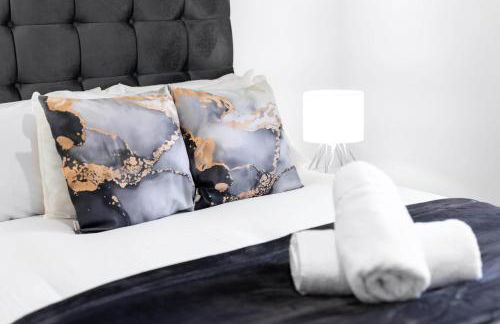 Stylish Apartment - 2 Bedrooms - Balcony - Parking - Netflix - Wifi - 7MC - Foto 26