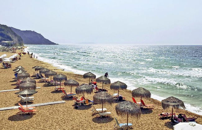 Entdecke Pontikonisi, Mon Repos, Achilleion & schwimme am Marathias Strand – Tagestour - Foto 9