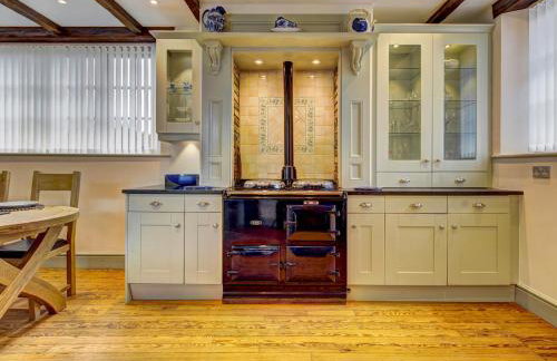 Historic 4 Bedroom Home in Dunham Massey - Pass the Keys - Foto 16