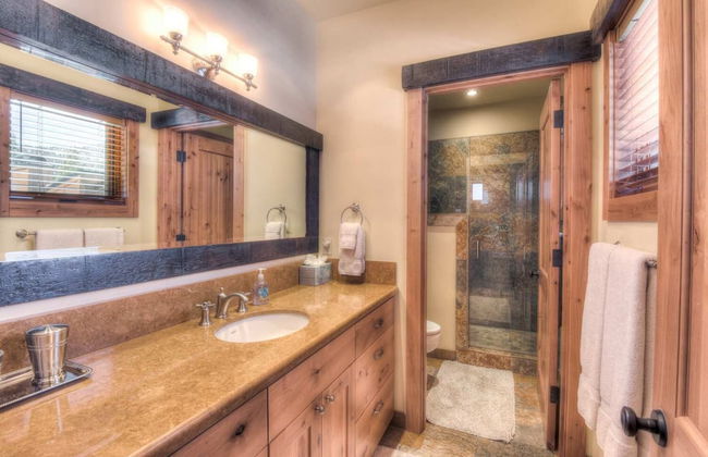 Ridge Court Barrel Relax in Private Hot Tub - Photo 12