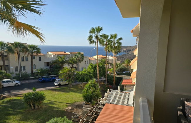 Sun Kissed Vacation Home 3BR Retreat by the Ocean - Foto 1