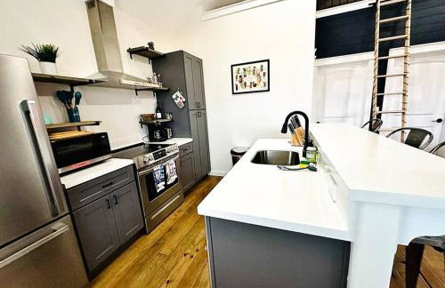 NEW Tiki House! Near Beaches, Sleeps 6-7 - Foto 23