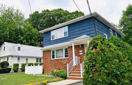 Bright & cozy * 2nd Floor Apartment*. Close to NYC - Foto 1