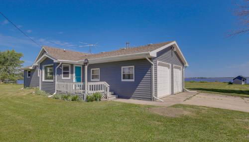 Lakefront Winneconne Home with Private Dock! - Foto 3