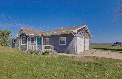 Lakefront Winneconne Home with Private Dock! - Foto 3