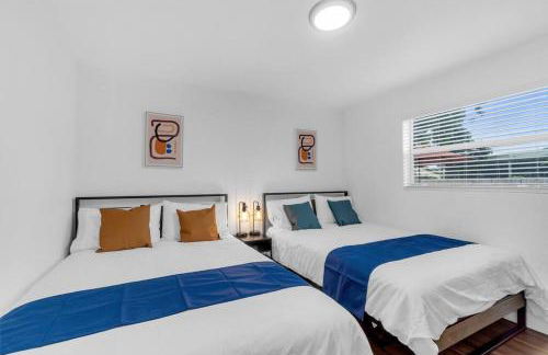 Hidden Gem 4 Bedroom Home with Private Pool & Game Room - Photo 22