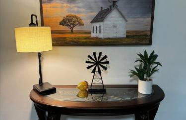 Rose Porch, Historic home on acre lot 25 min from Nashville - Photo 3