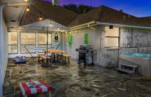 Jacuzzi Lakefront Home w/ Game room+play structure - Foto 15