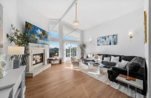 Entire Private Home with 4 Bedrooms 2 Bathrooms, Pool, View, 4 Parking, King Bed, Big Yard, Available Now - Foto 4