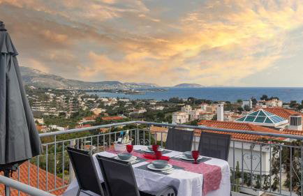Bunny island- seaview house, private garden , Lagonisi, Attika riviera by Comfortbnb - Photo 1