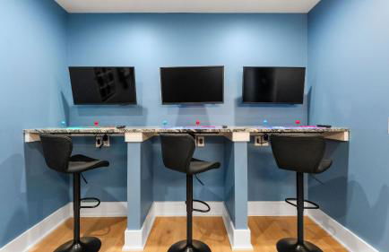 Livin' Large Lake Norman Estate w/ Pool, Dock, Game Room & Scenic Views - Foto 98