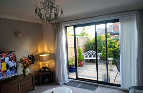 Ludlow Mews Town House with Free parking - Photo 1