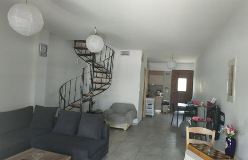 Seafront two-storey house in Kardamyla - Foto 56