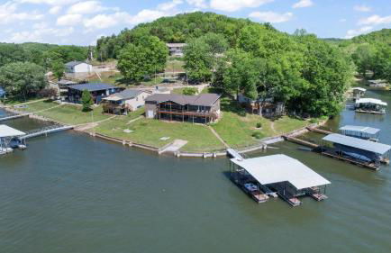 Huge Lakefront Yard, Private Dock - Amazing Views! - Foto 60