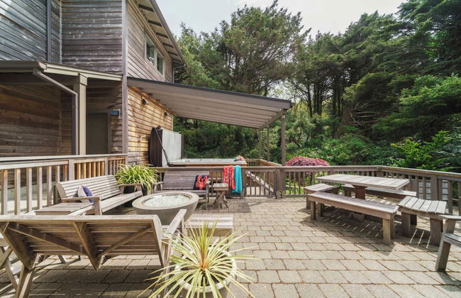 The Castle Rock Estate by Avantstay Steps From Arch Cape Beach w/ Hot Tub & Sauna - Foto 10