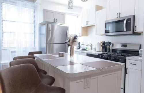 Sunlit 2BR Central Park North elevator & laundry - Foto 24