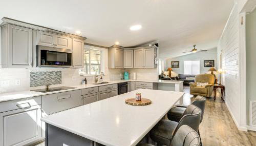 Lake Moultrie Access Moncks Corner Home with Dock - Foto 3