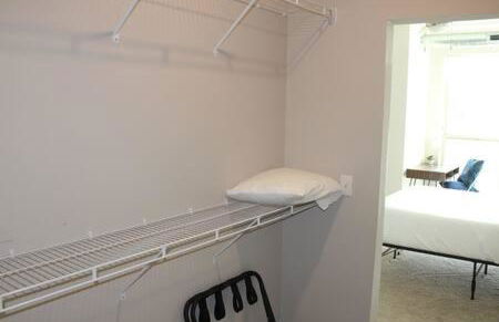 4 mi to Jack Thrice Stadium + hot tub - Foto 15