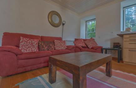 Large, converted farmhouse with pool - Foto 53