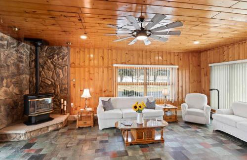 Charming Farmhouse Retreat - Foto 15