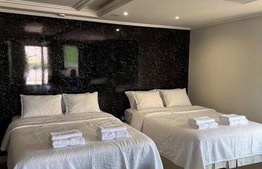 Cobertura Duplex Climatizada com Suíte a 2 km do Aeroporto de Salvador e praias Check-in 24hrs - Foto 14