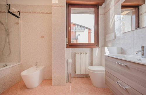 Unico Apt 8, 4 ospiti, parcheggio gratis, 10 minuti da Venezia - Photo 11