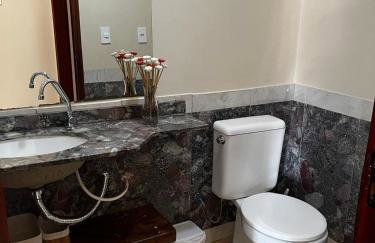 Apto amplo no Coração de Barreiras 3 Quartos 4 Banheiros Comporta até 7 hóspedes 157m2 - Photo 14