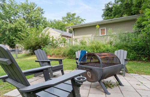 Peaceful Gem HotTub Fenced Yard & Near Downtown - Foto 34