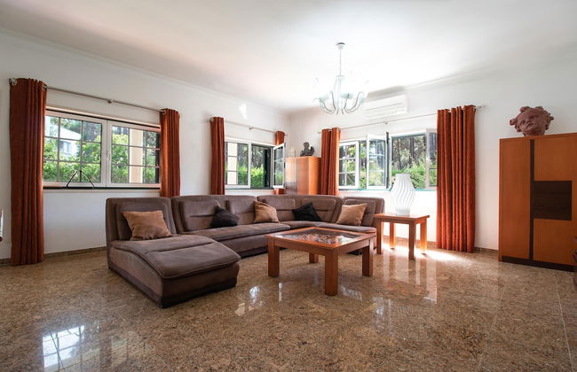 Aroeira Villa Sleeps 10 With Pool - Foto 10