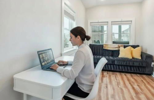 Seaside Serenity Steps to Beach Deck & Porch - Foto 2