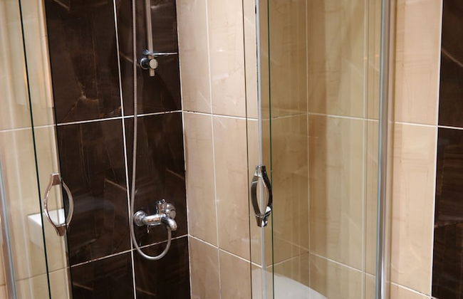 Sheriff Residence - Photo 50