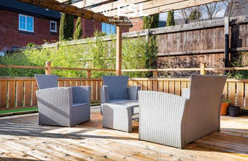 Large Modern 4 Bedroom House in Uttoxeter, Near Alton Towers, Great for Families - Foto 48