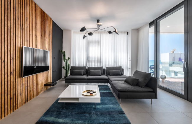 Front of Beach next to RoyalBeach Hotel - Foto 10